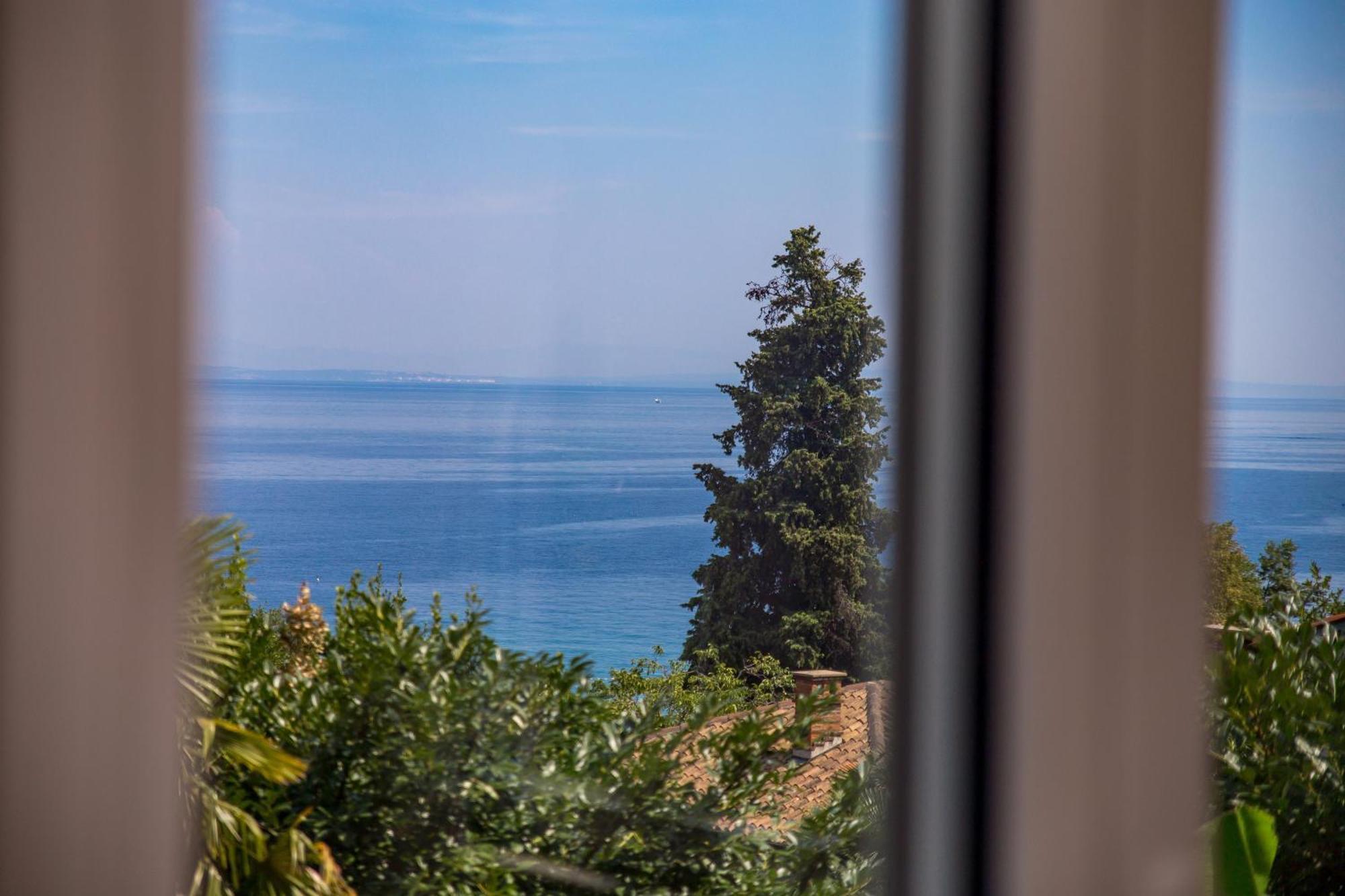 Apartments Liana Opatija Rum bild